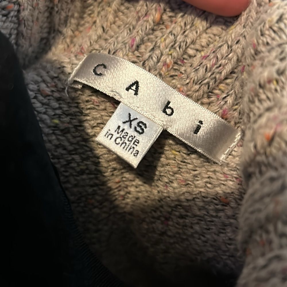Cabi XS sweater cardigan style #900   B - Picture 5 of 10